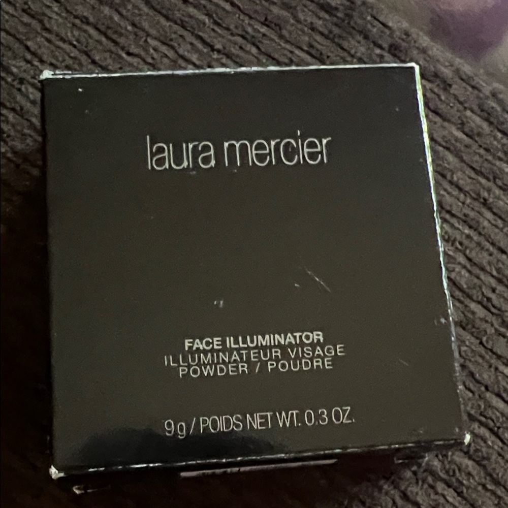 laura mercier Face Illuminator Powder - Black Packaging